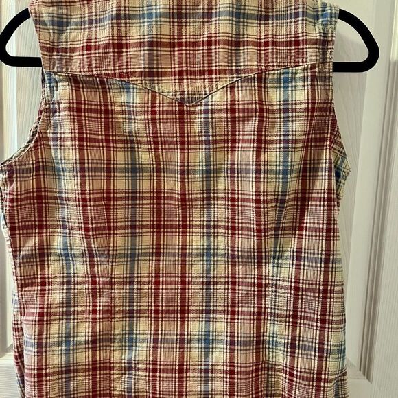 Roper sleeveless western style top - Picture 2 of 6